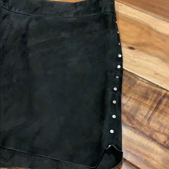 New without tags sexy suede shorts with studs - Picture 2 of 7